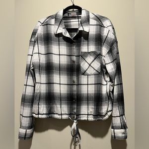 No Boundaries Flannel Top. Never worn!!!